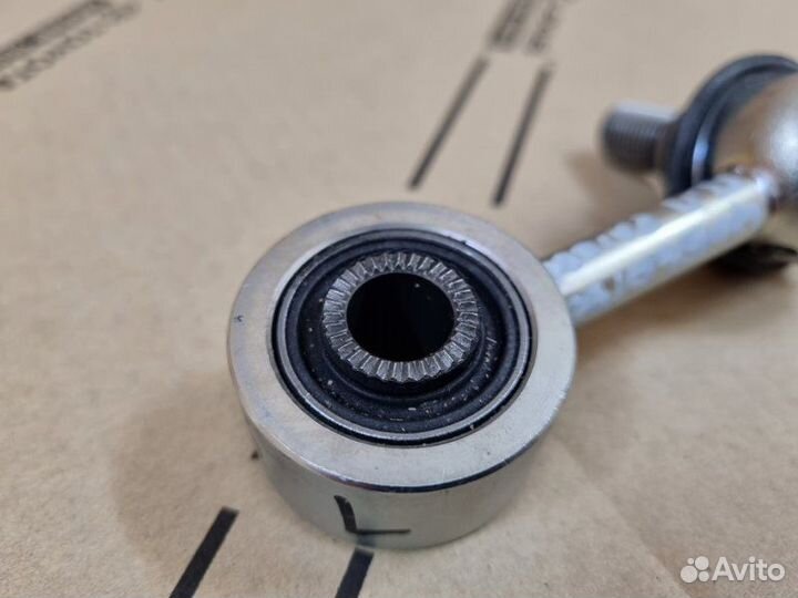 Тяга стабилизатора передняя левая Mitsubishi