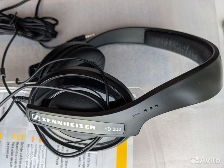 Новые наушники Sennheiser HD 202