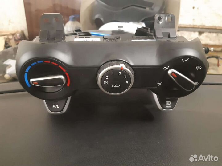 KIA Rio 4 переключатель печки кондиционера