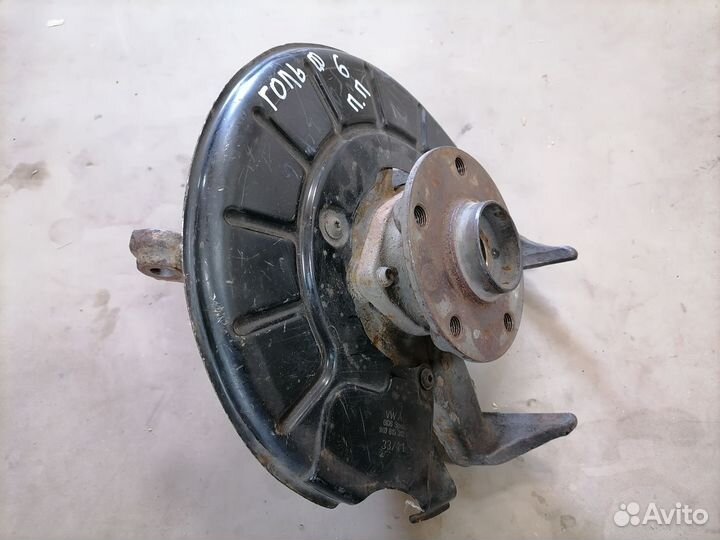 Кулак поворотный передний правый для VW Golf VI