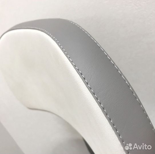 Стул для мастера маникюра