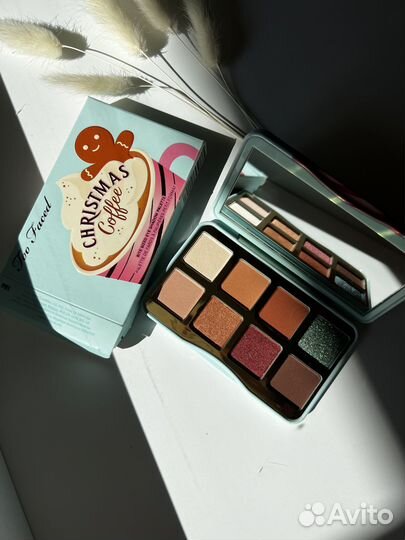 Палетка теней too faced christmas coffee