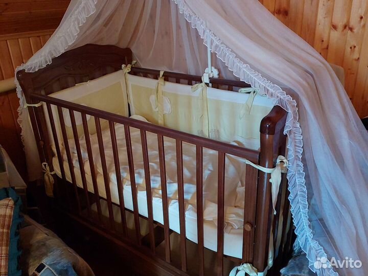 Кровать с балдахином