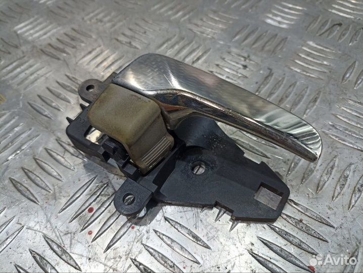 Ручка двери внутренняя задняя правая Mitsubishi L