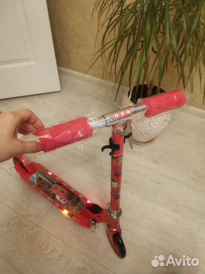 Самокат детский двухколесный новый