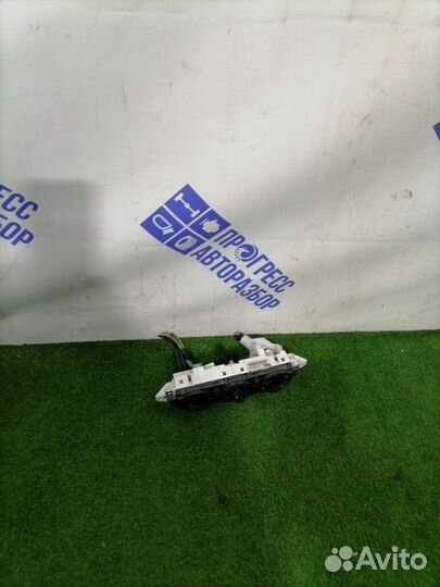 Блок кнопок обогрева стекла Ford Focus 2+ хэтчбэк