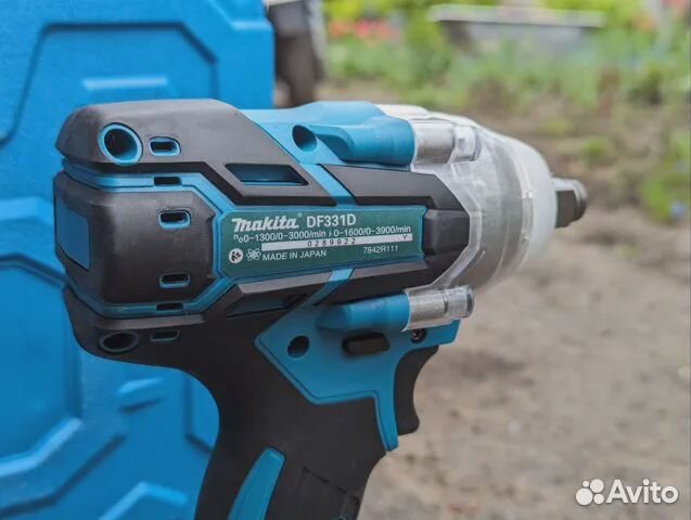 Гайковерт аккумуляторный makita 300нм. Новый