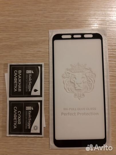 Защитное стекло на Samsung Galaxy a7 (2018)