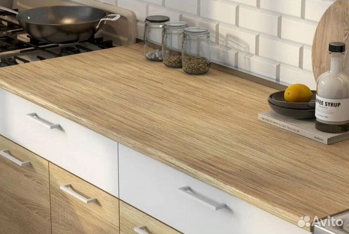 Кухонный гарнитур со столешницей