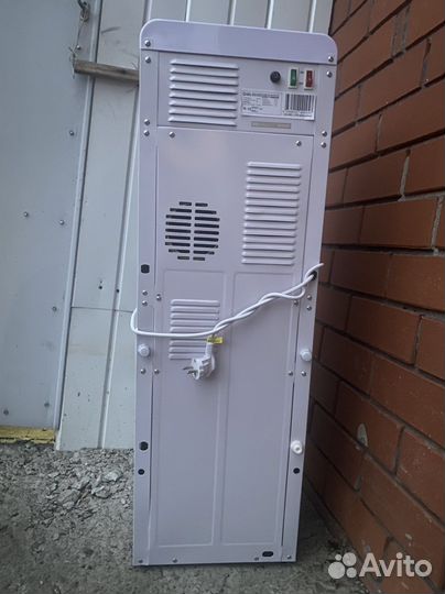 Куллер для воды напольный AEL