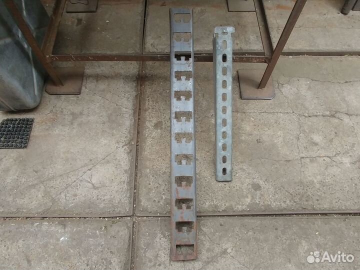 Кронштейн для полок