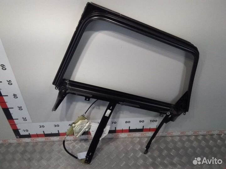 Стеклоподъемник электрический задний правый Audi