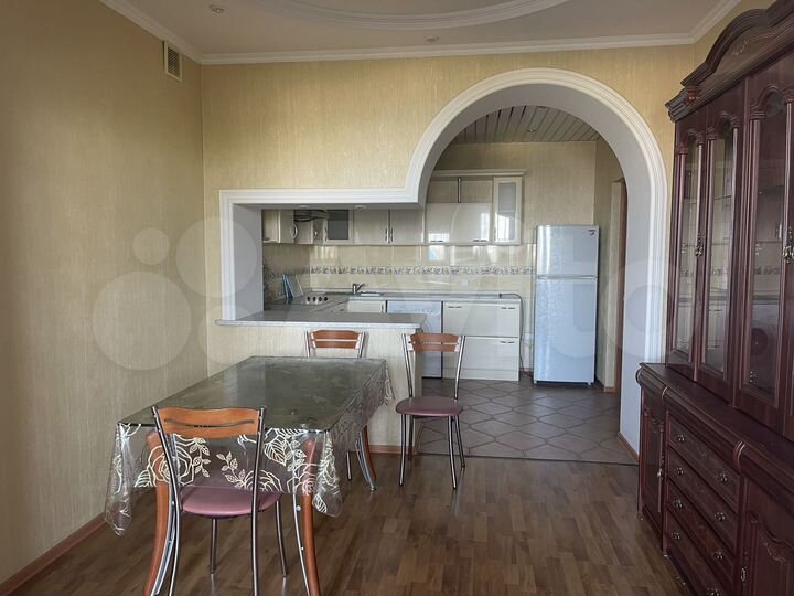 3-к. квартира, 145 м², 1/7 эт.