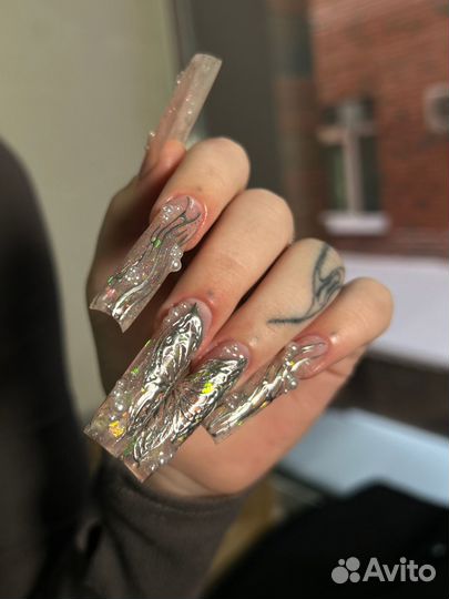 Модель на наращивание ногтей