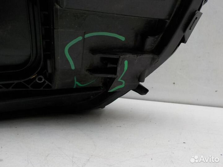 Фара правая Mercedes-Benz C-Class