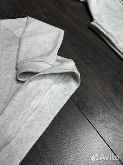 Спортивный костюм женский