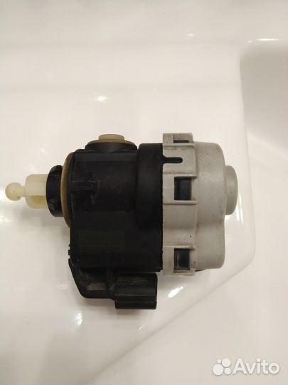 Фара левая джип гранд чероки wk2