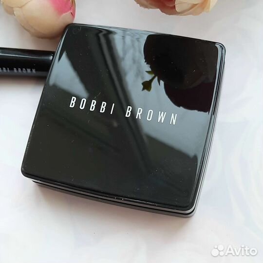 Bobbi Brown. Пудра компактная, матирующая. Новая