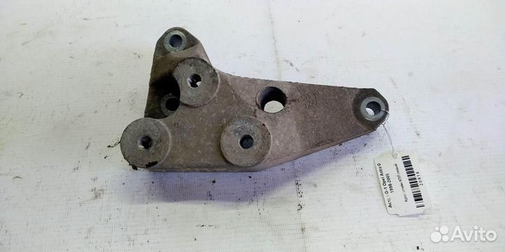 Кронштейн МКПП левый Opel Astra G