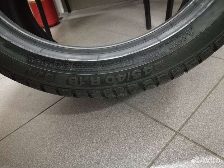 Continental ContiVikingContact 5 245/40 R18 97T