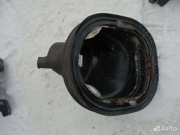 Пыльник рулевой колонки Toyota Celica ZZT231