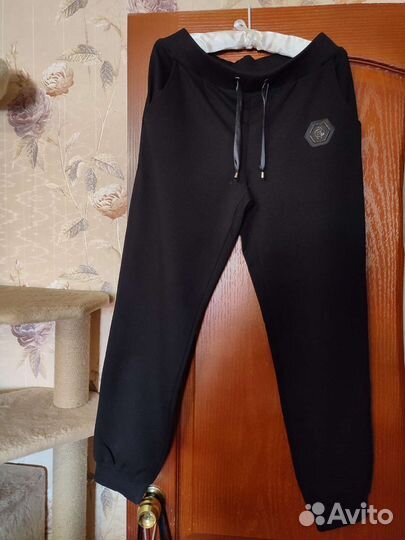 Спортивный костюм женский