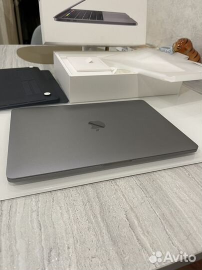 Macbook pro 13 2018 touch bar 8gb 256 серый космос