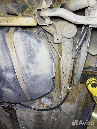 Jaguar X-Type трос ручника