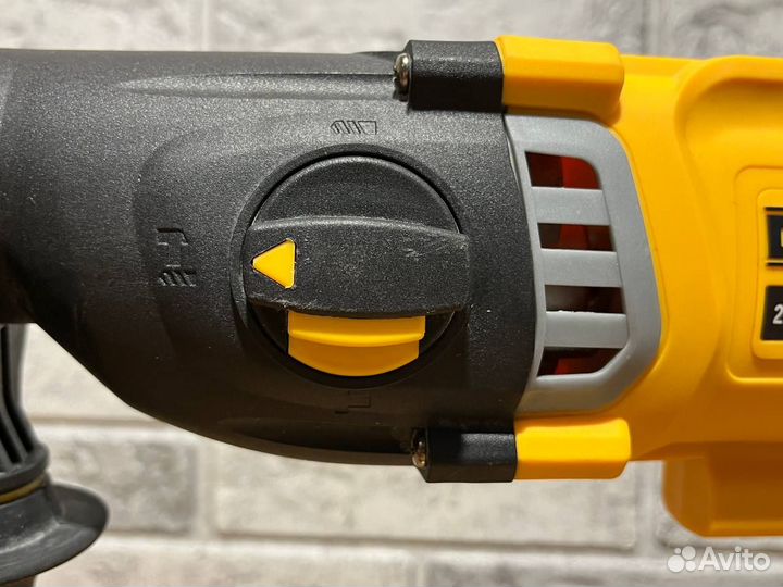 Перфоратор аккумуляторный DeWalt dch 263