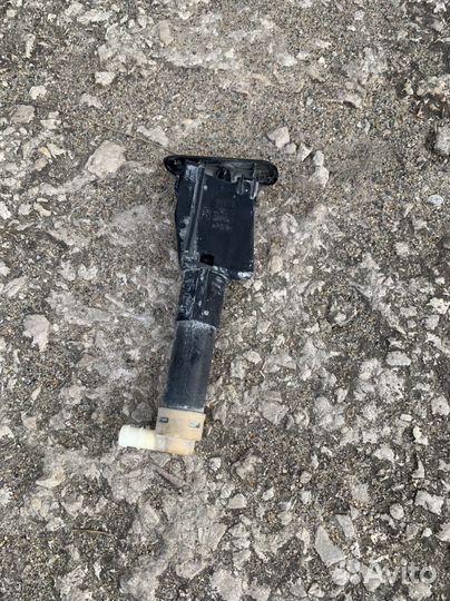 Омыватель фары правый Pajero 4