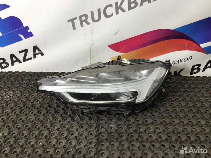 Фара левая Volvo XC60