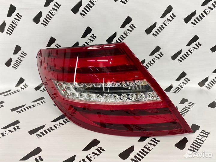 Задний левый фонарь Mercedes Benz C klasse w204