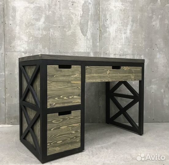 Рабочий стол в стиле лофт