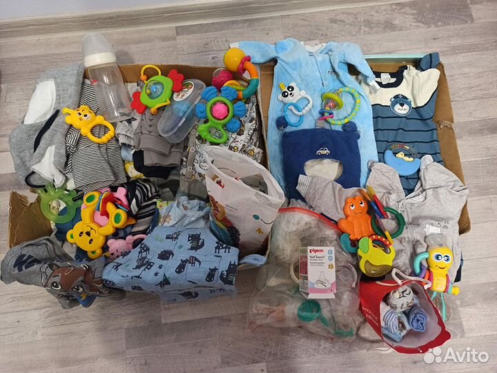 Коробка (пакет) детских вещей