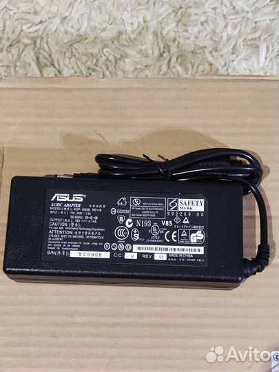 Зарядное устройство для ноутбука