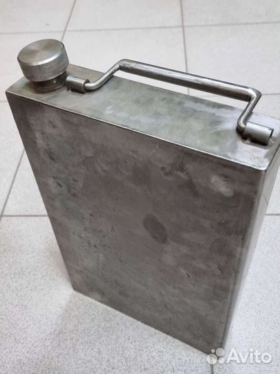 Канистра из нержавеющей стали, ориентировочно на 2