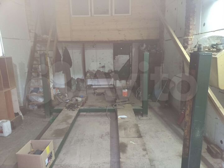 Гараж, > 30 м²