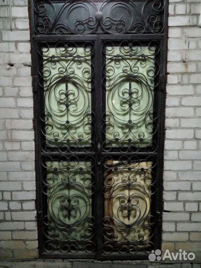 Двери окна крыльцо решетки кованые