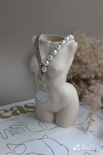 Ваза женское тело в телесном оттенке