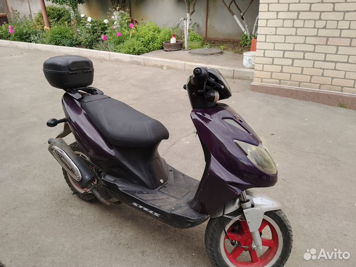 Скутер Stels