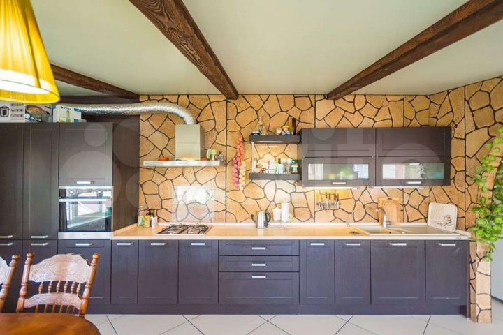 Дом 234 м² на участке 10,5 сот.