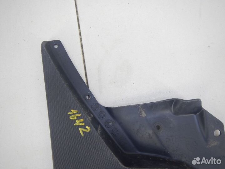 Брызговик передний левый Hummer H3