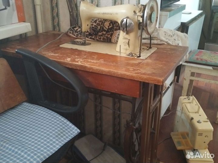 Швейная машинка 
