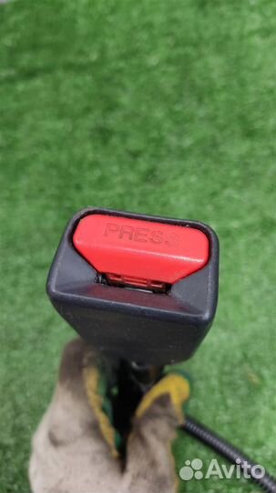 Замок ремня безопасности передний правый Honda CR