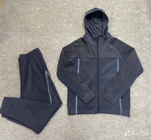 Спортивный костюм Adidas Terrex