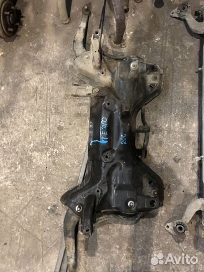 Балка передняя подрамник Peugeot 206