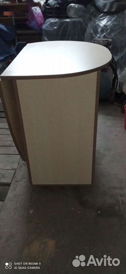 Маникюрный стол складной