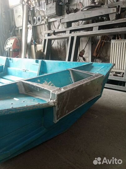 Моторная лодка автобот