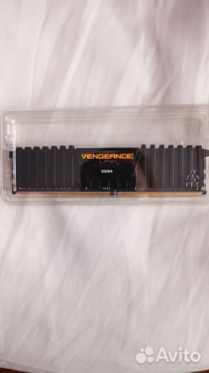 Оперативная память Corsair Vengeance LPX 16 Gb