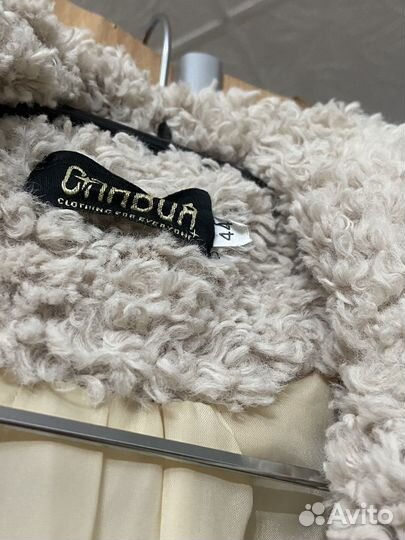 Шуба из эко меха белая длинная